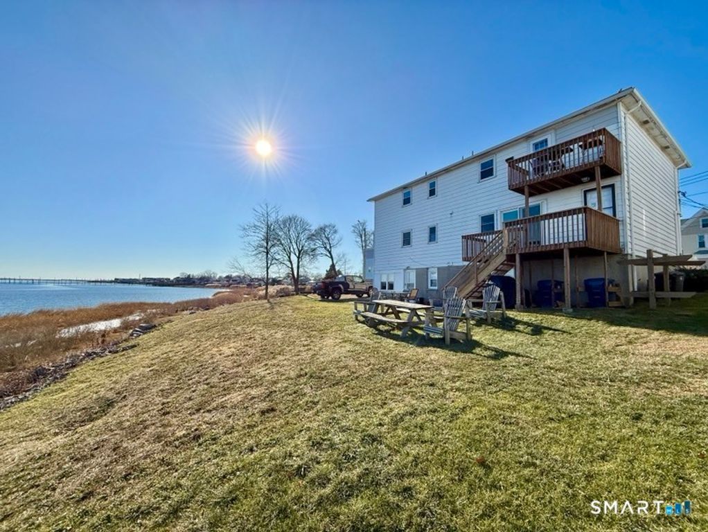3 Bayview Place 2nd Floor, West Haven, CT 06516