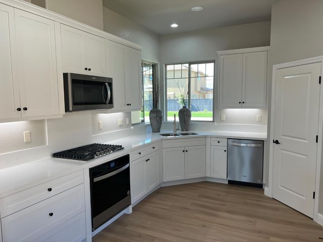 8684 N Privado Ct, Hilmar, CA 95324