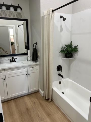 8684 N Privado Ct, Hilmar, CA 95324