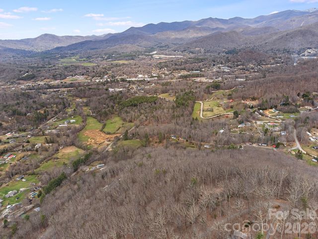 99999 Oak Ridge Road, Swannanoa, NC 28778