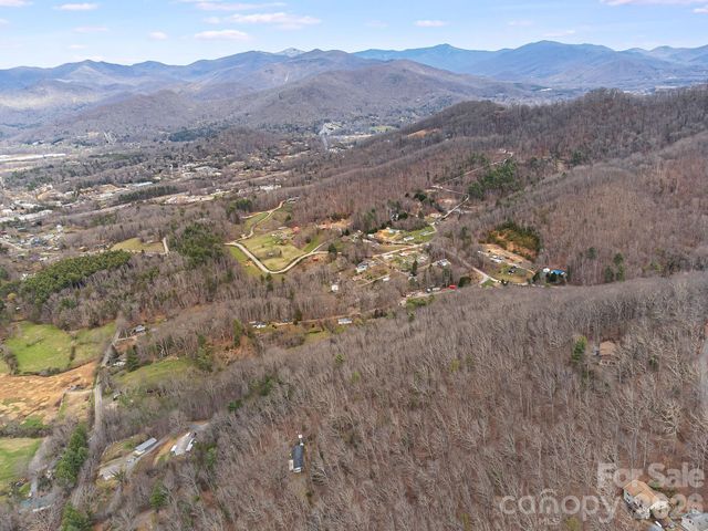 99999 Oak Ridge Road, Swannanoa, NC 28778