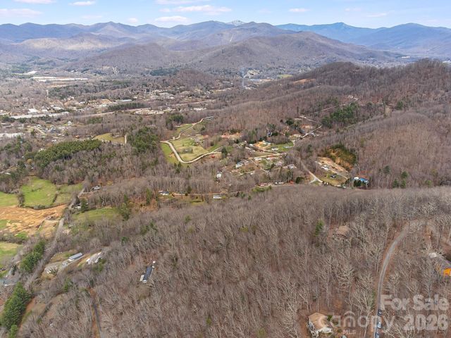 99999 Oak Ridge Road, Swannanoa, NC 28778