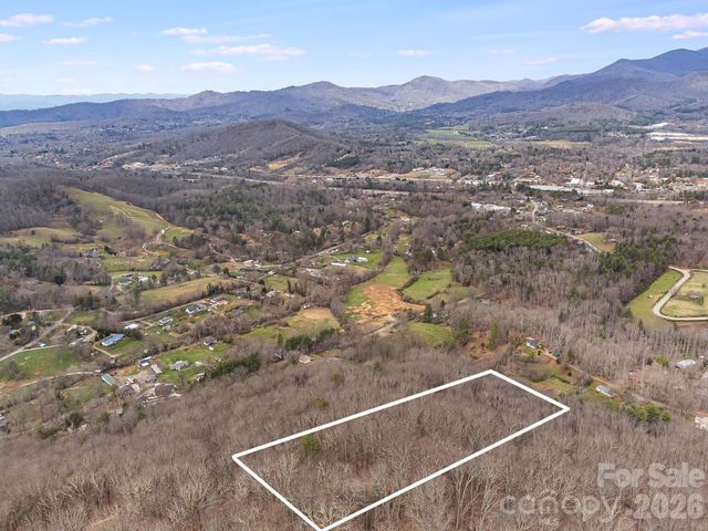 99999 Oak Ridge Road, Swannanoa, NC 28778