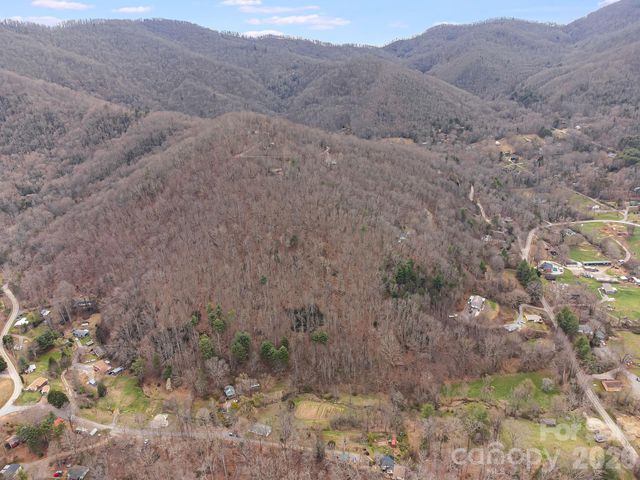 99999 Oak Ridge Road, Swannanoa, NC 28778