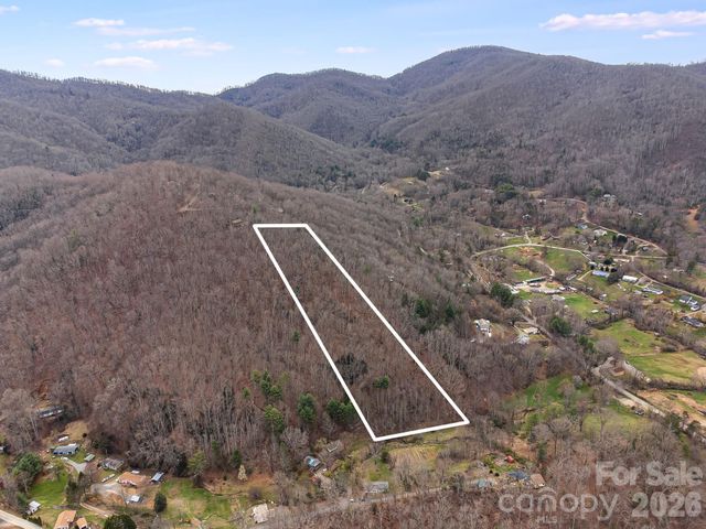 99999 Oak Ridge Road, Swannanoa, NC 28778