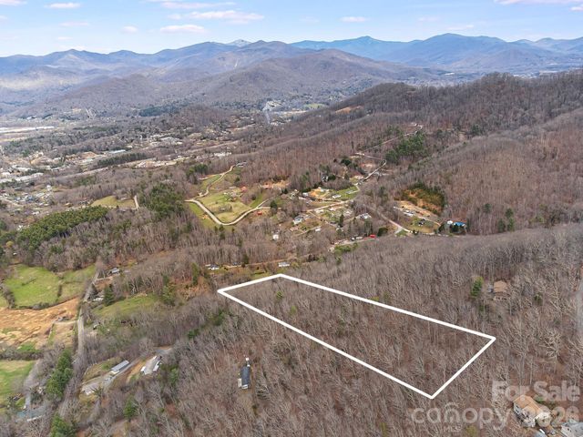 99999 Oak Ridge Road, Swannanoa, NC 28778