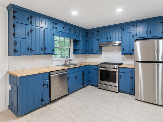 1685 Dunwoody Place NE Top, Atlanta, GA 30324