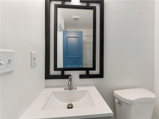 1685 Dunwoody Place NE Top, Atlanta, GA 30324