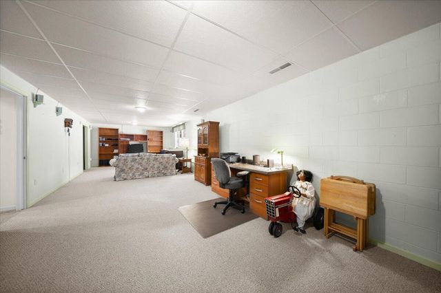 1128 Walnut Grove Drive, Norton Shores, MI 49441