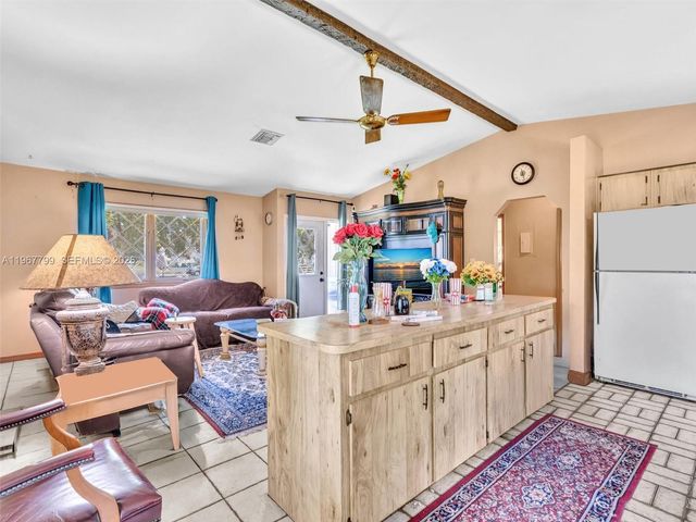 5310 SW 109th Ave, Davie, FL 33328