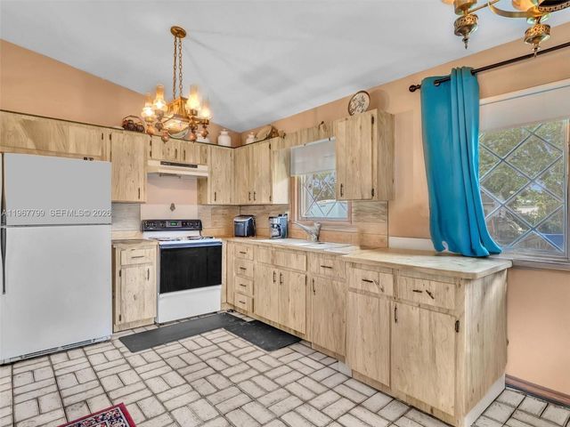 5310 SW 109th Ave, Davie, FL 33328