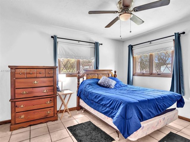 5310 SW 109th Ave, Davie, FL 33328