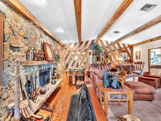 5310 SW 109th Ave, Davie, FL 33328