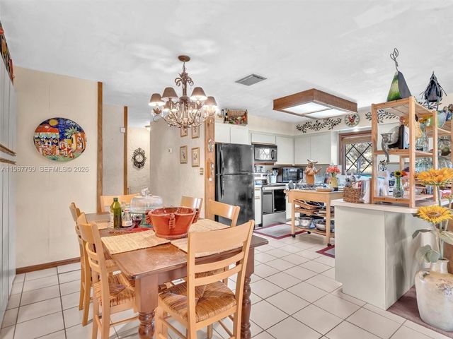 5310 SW 109th Ave, Davie, FL 33328