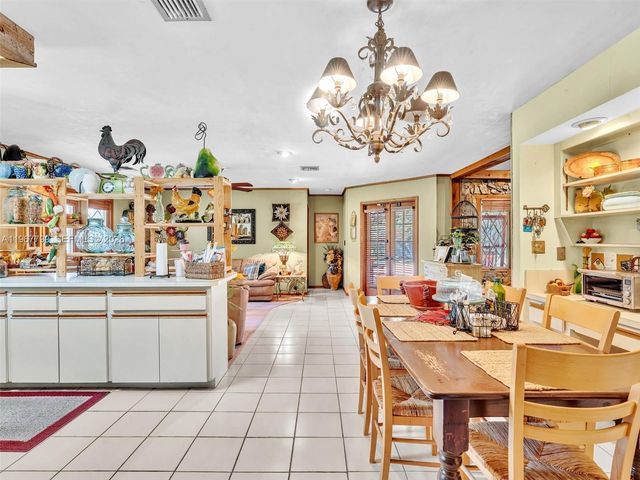 5310 SW 109th Ave, Davie, FL 33328