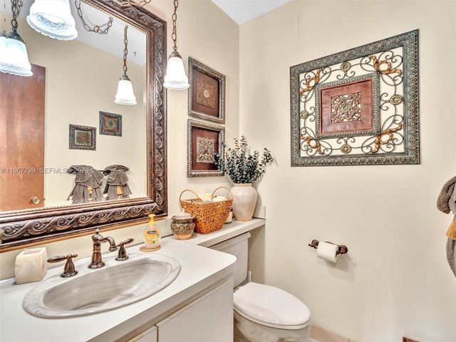 5310 SW 109th Ave, Davie, FL 33328