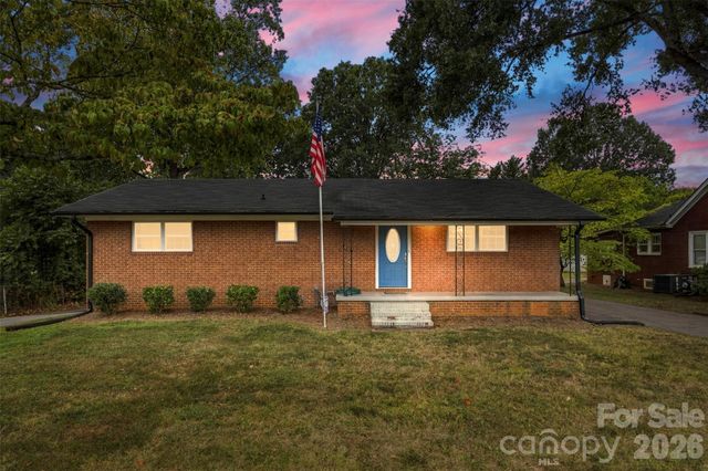 1094 Union Street S, Concord, NC 28025