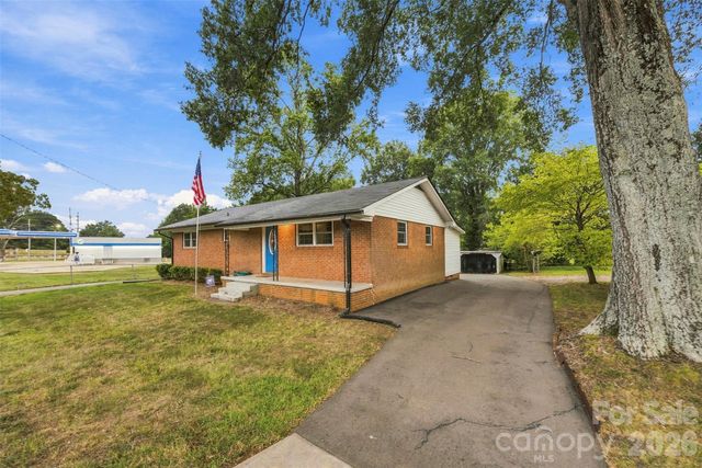 1094 Union Street S, Concord, NC 28025