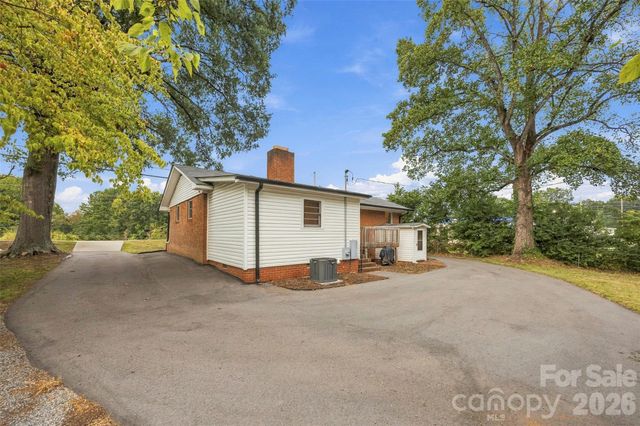 1094 Union Street S, Concord, NC 28025