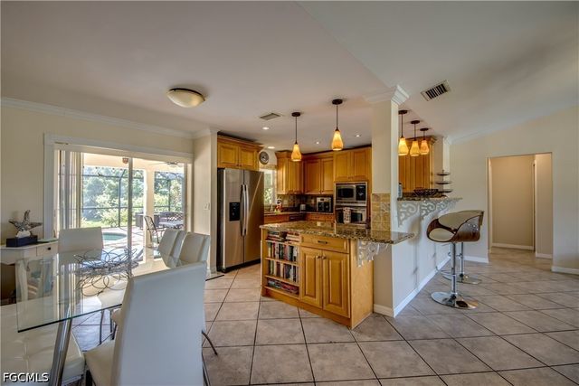 2919 SW 2nd PL, Cape Coral, FL 33914