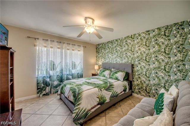 2919 SW 2nd PL, Cape Coral, FL 33914