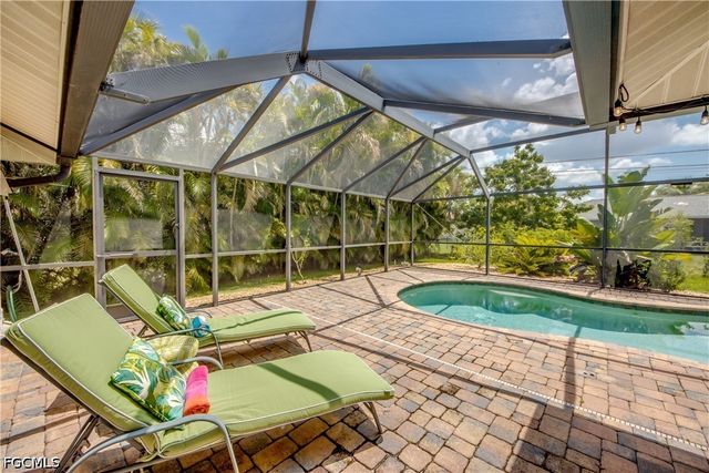 2919 SW 2nd PL, Cape Coral, FL 33914