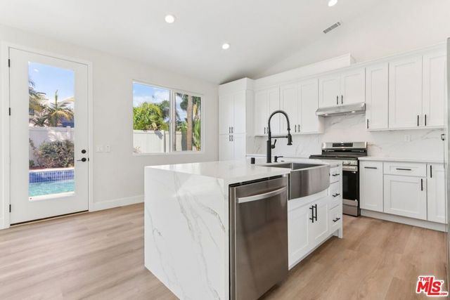 1169 Sinsonte Circle, Corona, CA 92882
