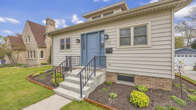 212 Fond du Lac AVENUE, Sheboygan Falls, WI 53085