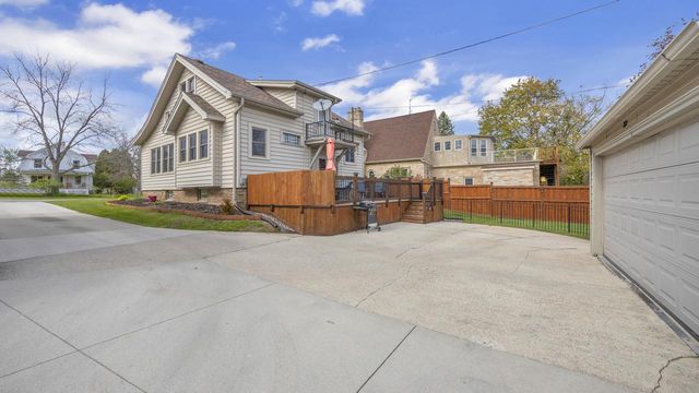 212 Fond du Lac AVENUE, Sheboygan Falls, WI 53085