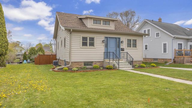 212 Fond du Lac AVENUE, Sheboygan Falls, WI 53085