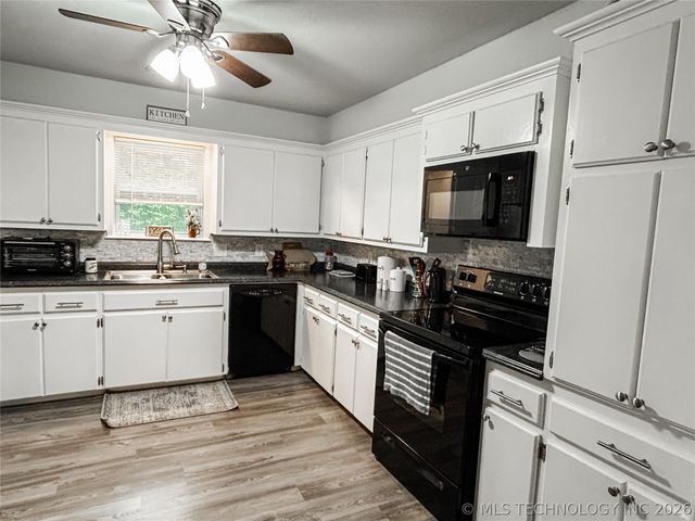115411 S 4192 Road, Checotah, OK 74426