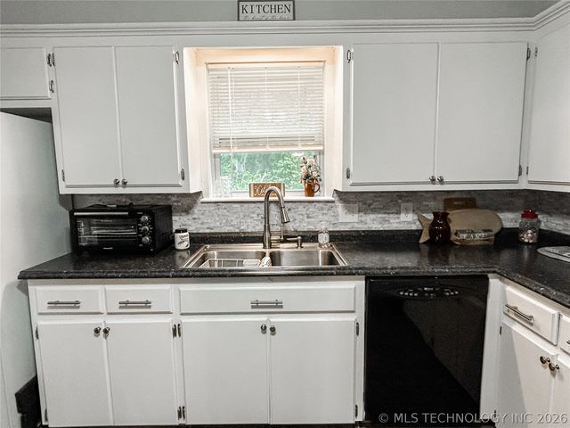 115411 S 4192 Road, Checotah, OK 74426