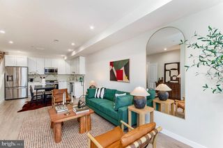 2116 4TH ST NE #B, Washington, DC 20002