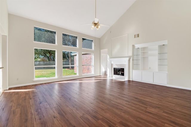 3618 Miraglen Drive, Pearland, TX 77584