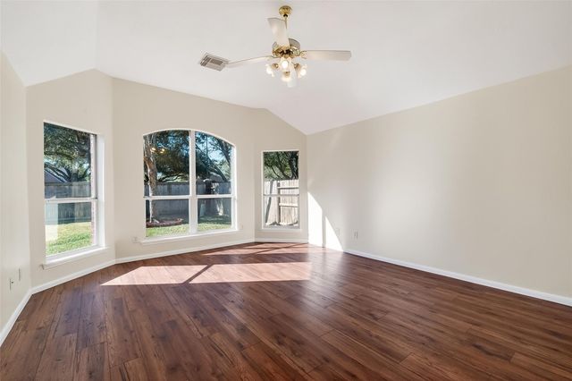 3618 Miraglen Drive, Pearland, TX 77584