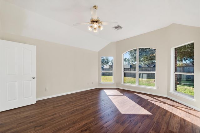 3618 Miraglen Drive, Pearland, TX 77584