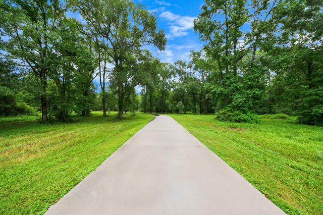 2685 Fm 1409, Dayton, TX 77535