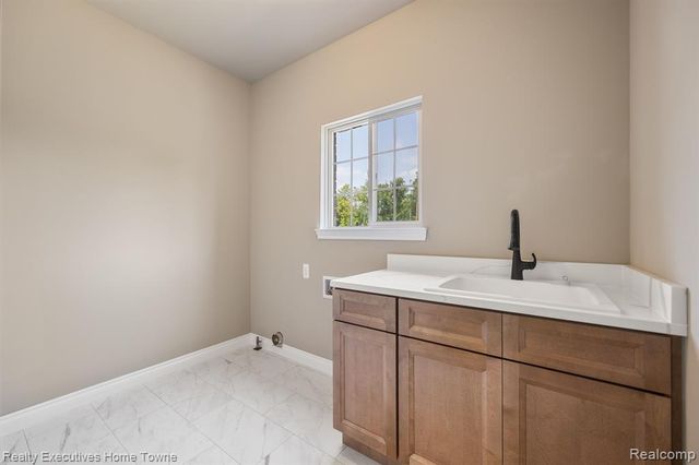 11948 Encore Court, Shelby Twp, MI 48315