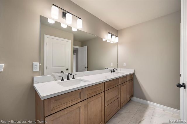 11948 Encore Court, Shelby Twp, MI 48315