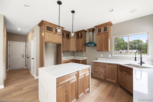 11948 Encore Court, Shelby Twp, MI 48315