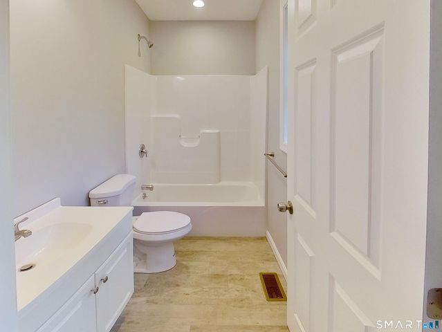 22 South Street, Brooklyn, CT 06234