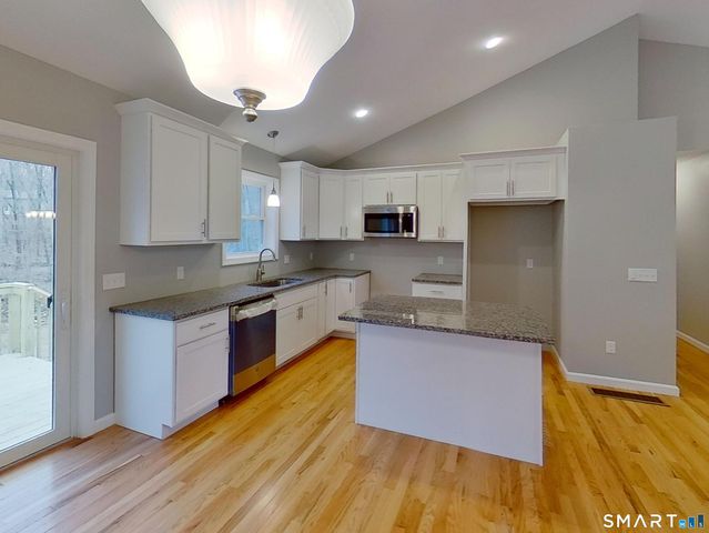 22 South Street, Brooklyn, CT 06234