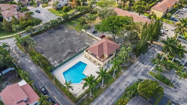 10762 La Placida Drive 7-106, Coral Springs, FL 33065