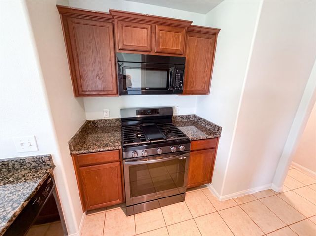 907 Amaryllis Road, Baytown, TX 77521