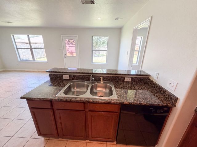 907 Amaryllis Road, Baytown, TX 77521