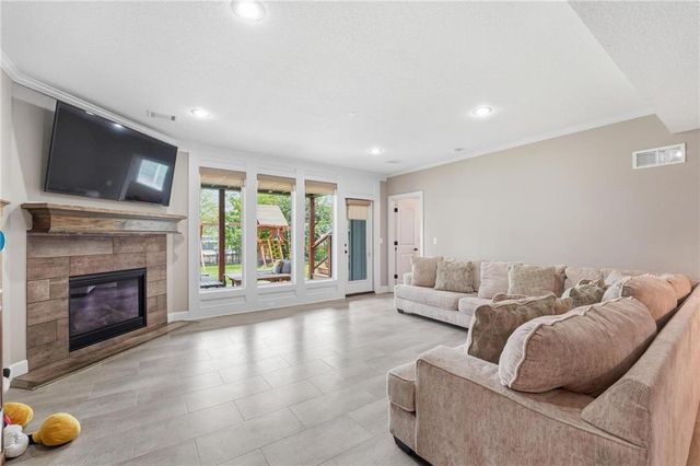 16905 Bradshaw Street, Overland Park, KS 66221