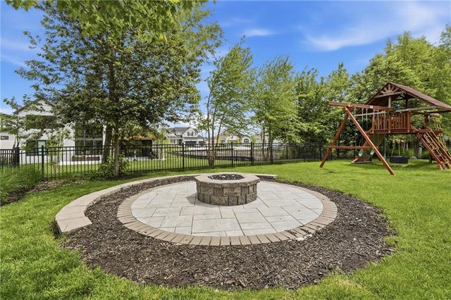 16905 Bradshaw Street, Overland Park, KS 66221
