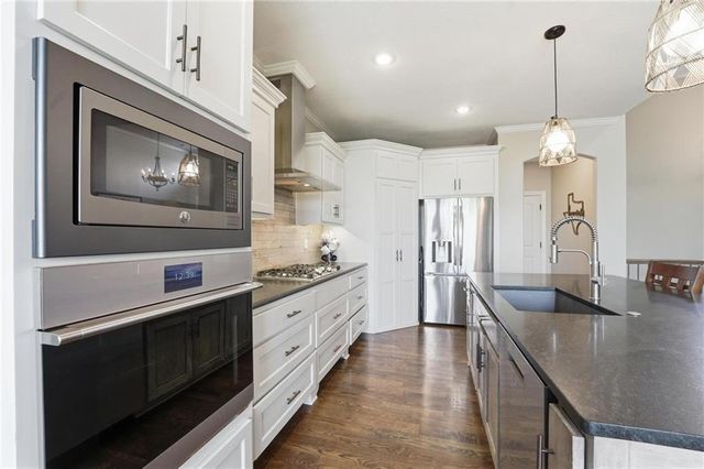 16905 Bradshaw Street, Overland Park, KS 66221