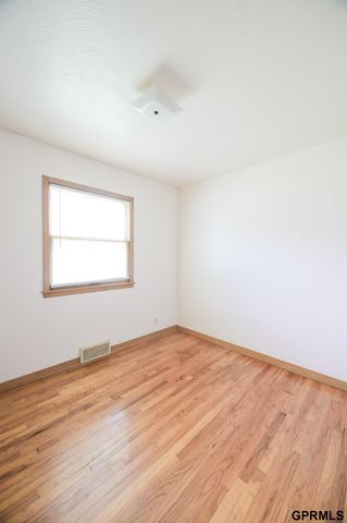 5040 Wilshire Boulevard, Lincoln, NE 68504