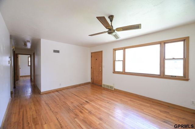 5040 Wilshire Boulevard, Lincoln, NE 68504